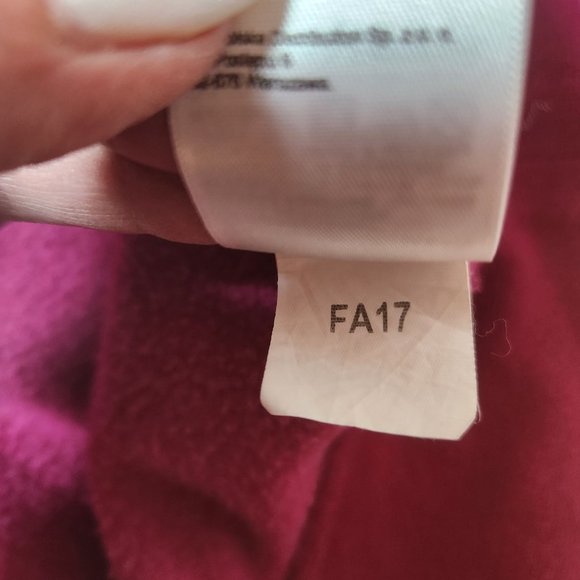 The North Face Hoodie Women's Large Pullover with Lined Hood Color: Fuschia - Picture 7 of 7